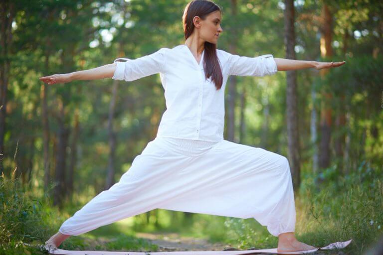 Lady performing Tai Chi